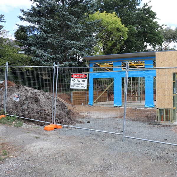 do you deliver and install temporary fencing and what's the cost for this in Goreville IL